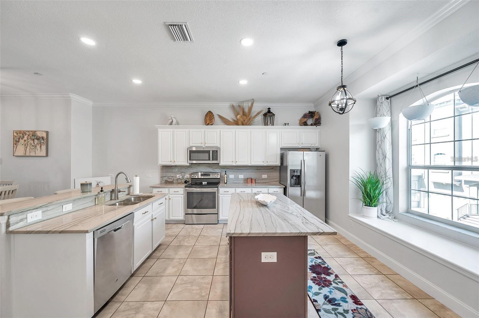 Image 4 of 22 For 10050 Bayou Grande Avenue