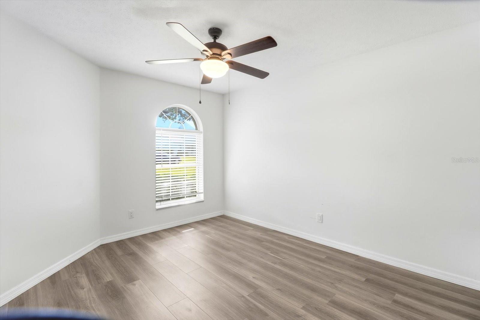 Image 14 of 48 For 809 Inverie Drive