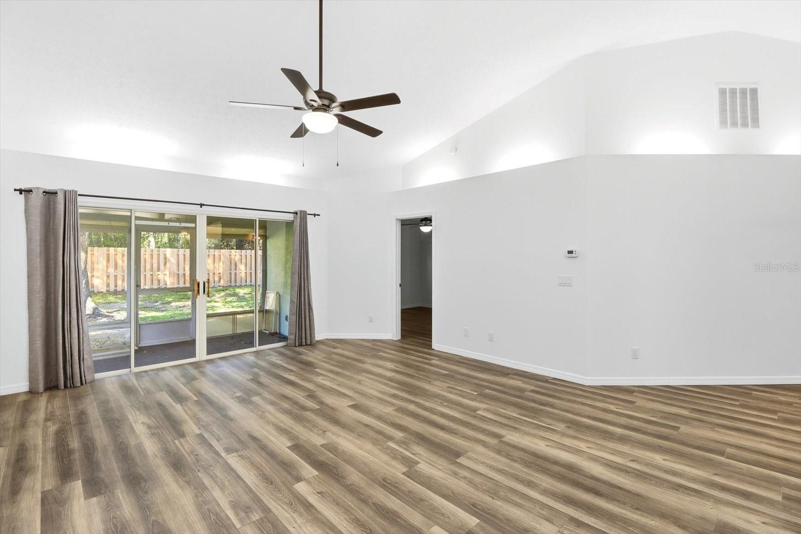 Image 20 of 48 For 809 Inverie Drive