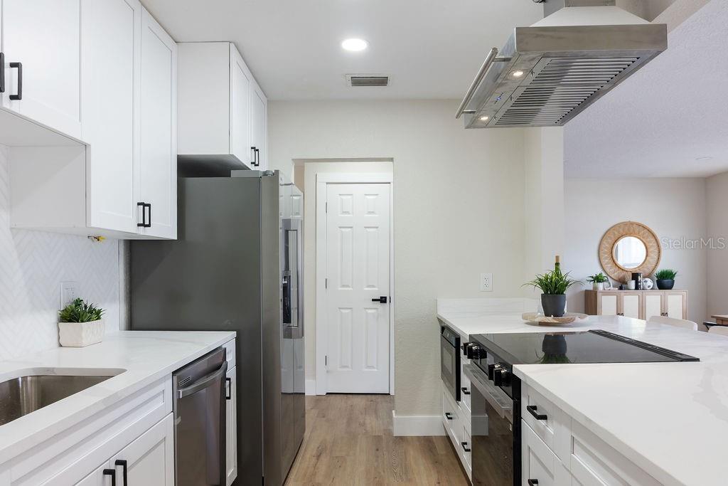 Image 10 of 34 For 4027 Waring Drive