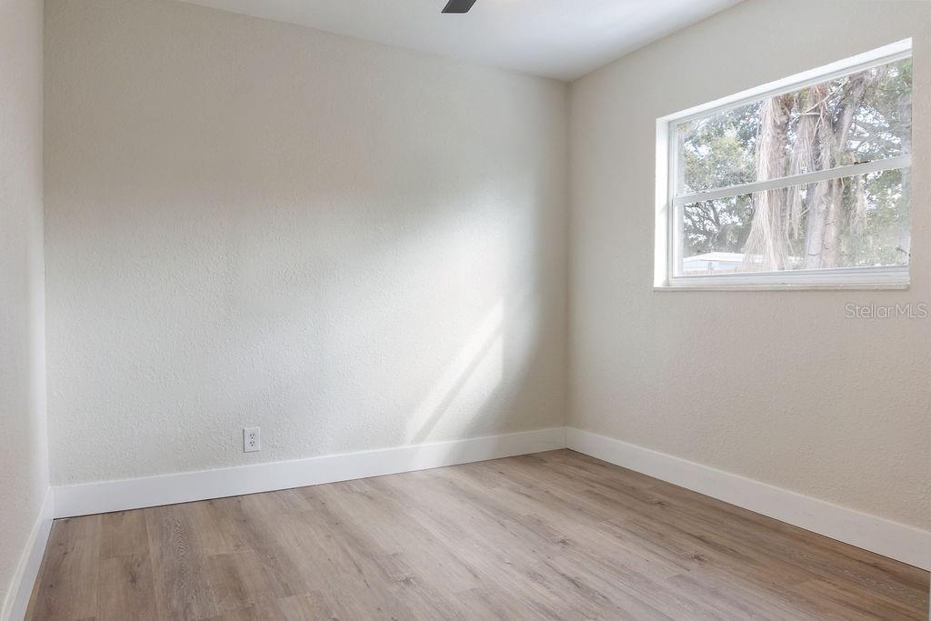 Image 22 of 34 For 4027 Waring Drive