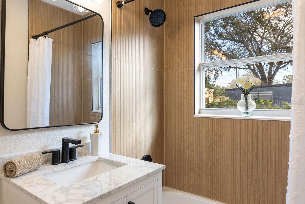 Image 24 of 34 For 4027 Waring Drive