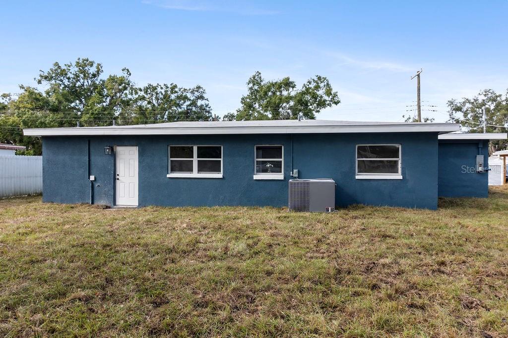 Image 33 of 34 For 4027 Waring Drive