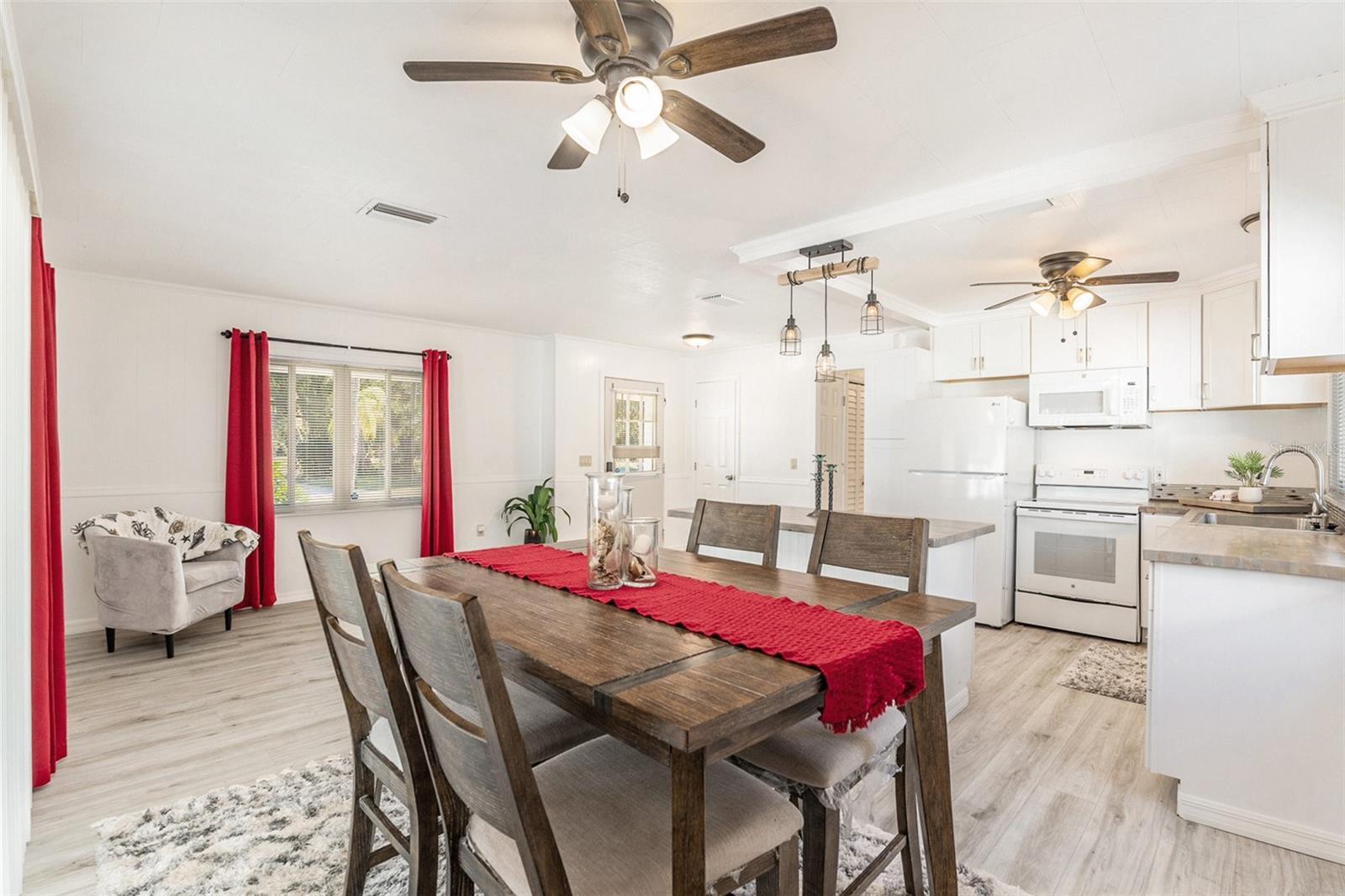 Image 11 of 37 For 1050 Midiron Point