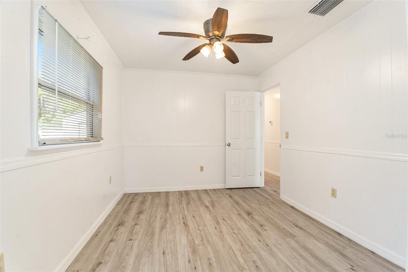 Image 18 of 37 For 1050 Midiron Point