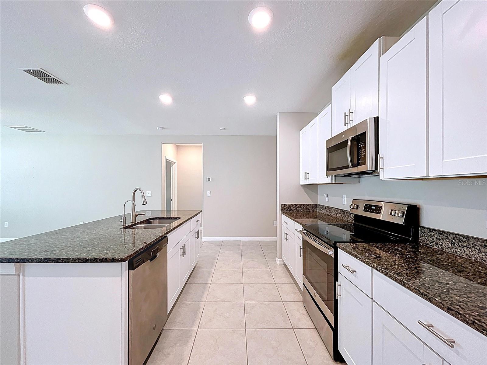 Image 17 of 90 For 6822 King Creek Drive