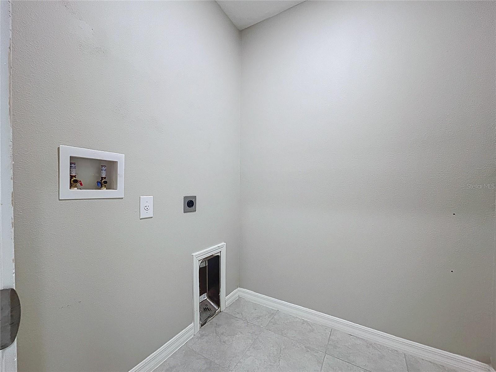 Image 71 of 90 For 6822 King Creek Drive