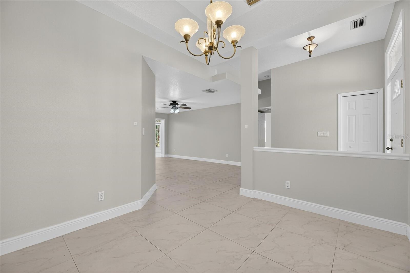 Image 29 of 80 For 172 Lake Shore Drive W