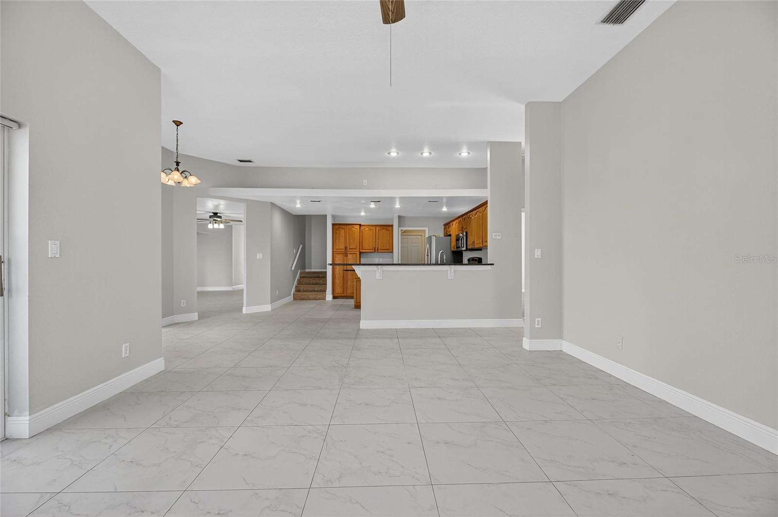 Image 39 of 80 For 172 Lake Shore Drive W