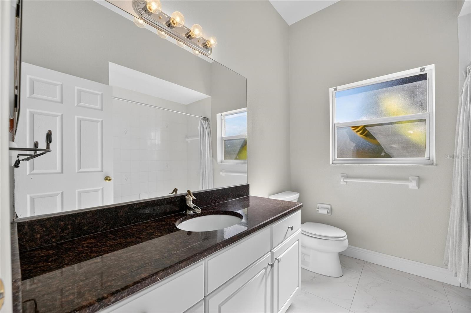 Image 54 of 80 For 172 Lake Shore Drive W