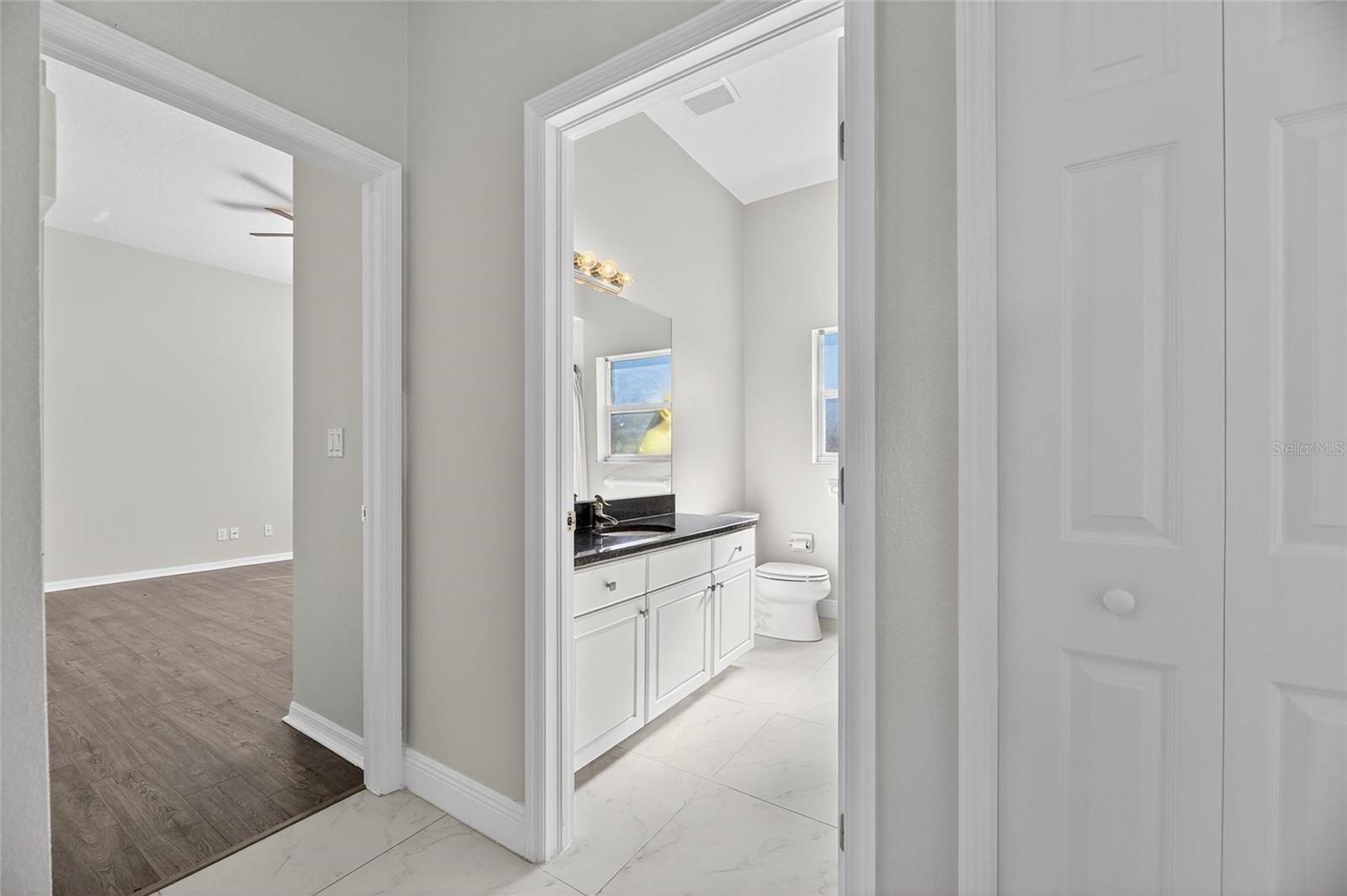 Image 59 of 80 For 172 Lake Shore Drive W