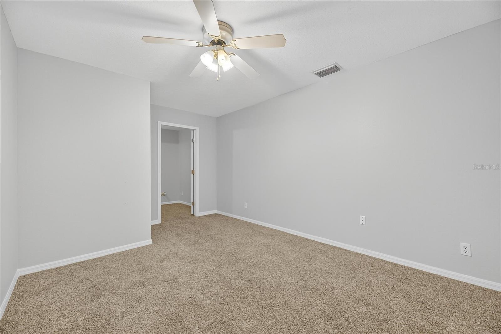 Image 67 of 80 For 172 Lake Shore Drive W