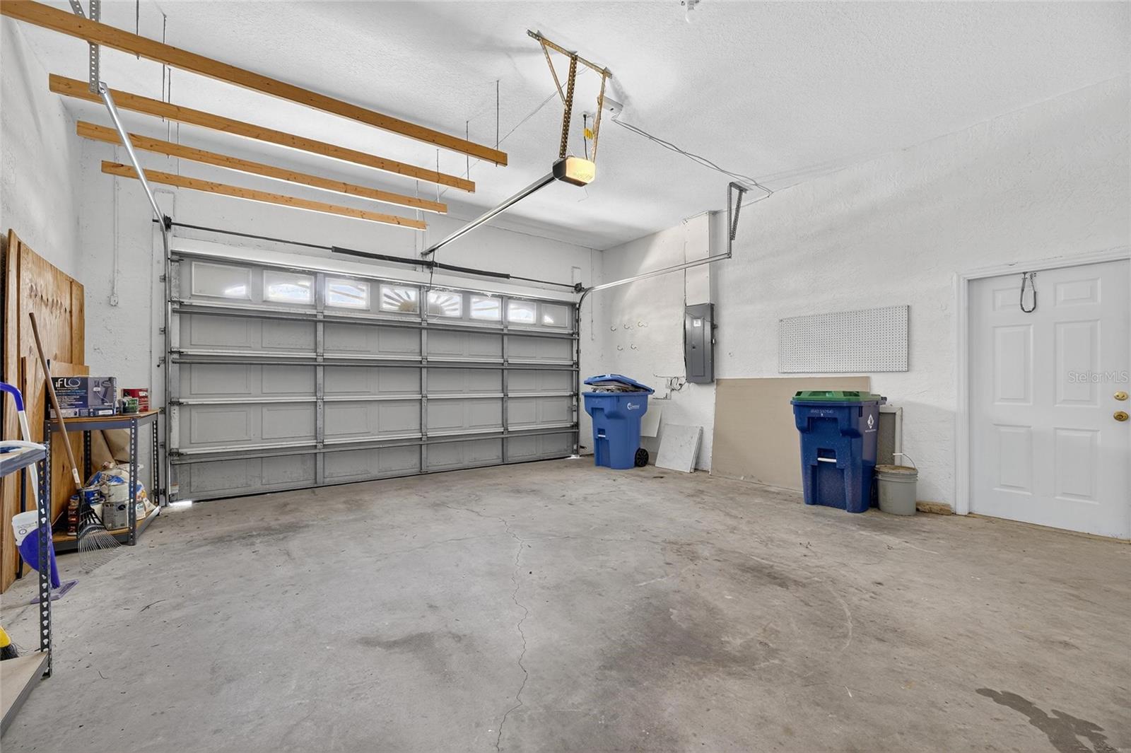 Image 79 of 80 For 172 Lake Shore Drive W