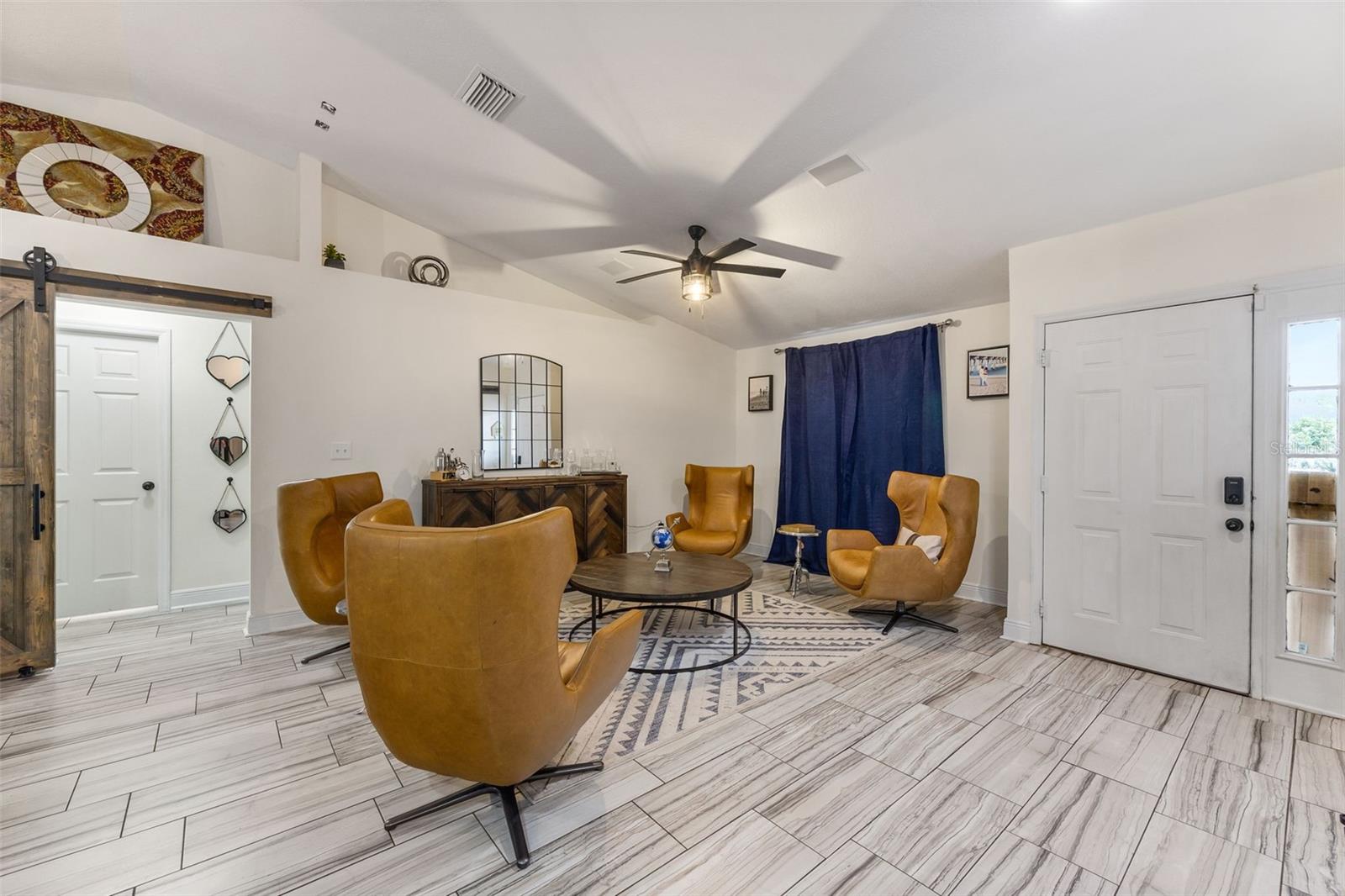 Image 13 of 52 For 12026 Colonial Estates Lane