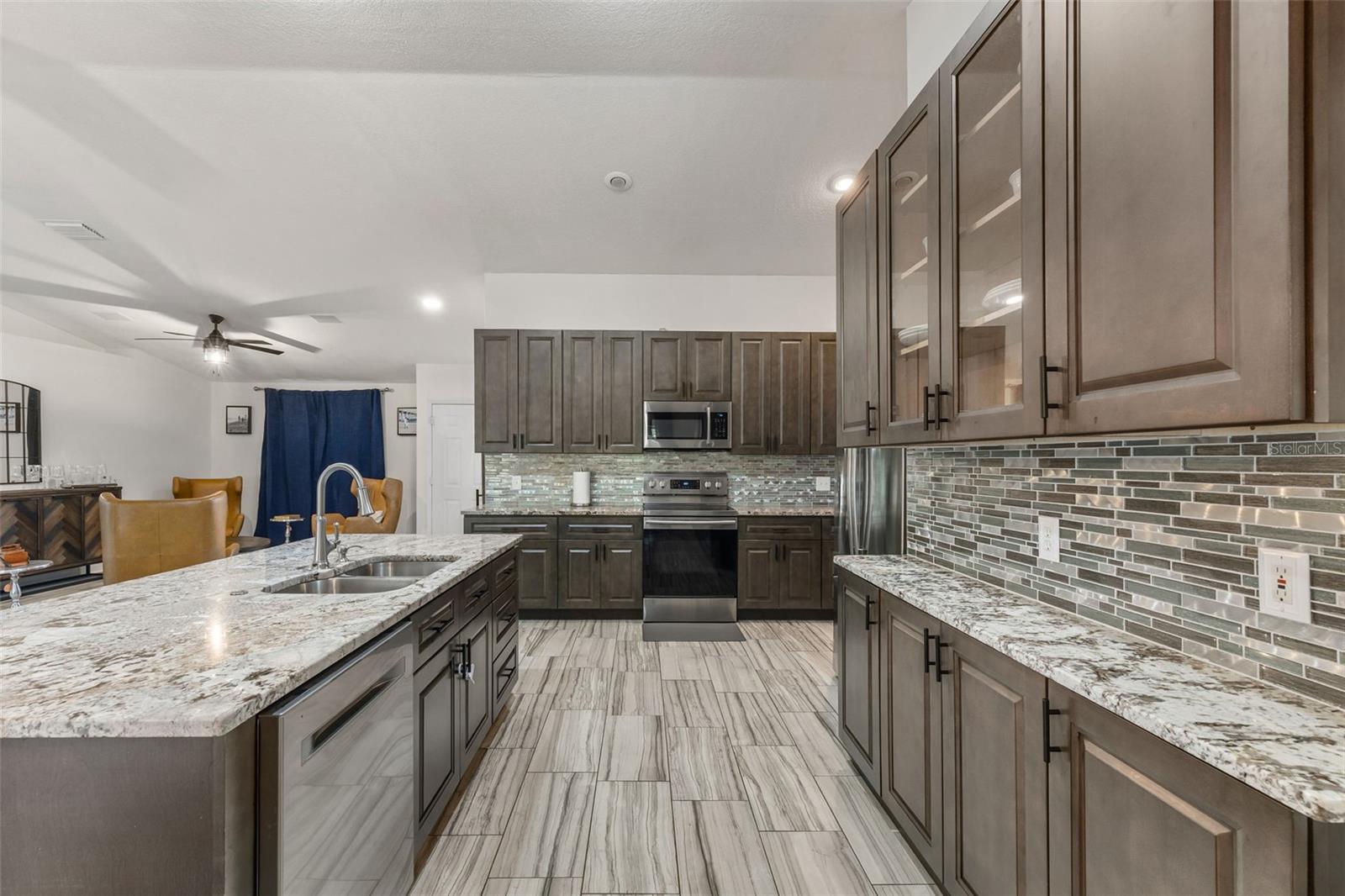 Image 18 of 52 For 12026 Colonial Estates Lane