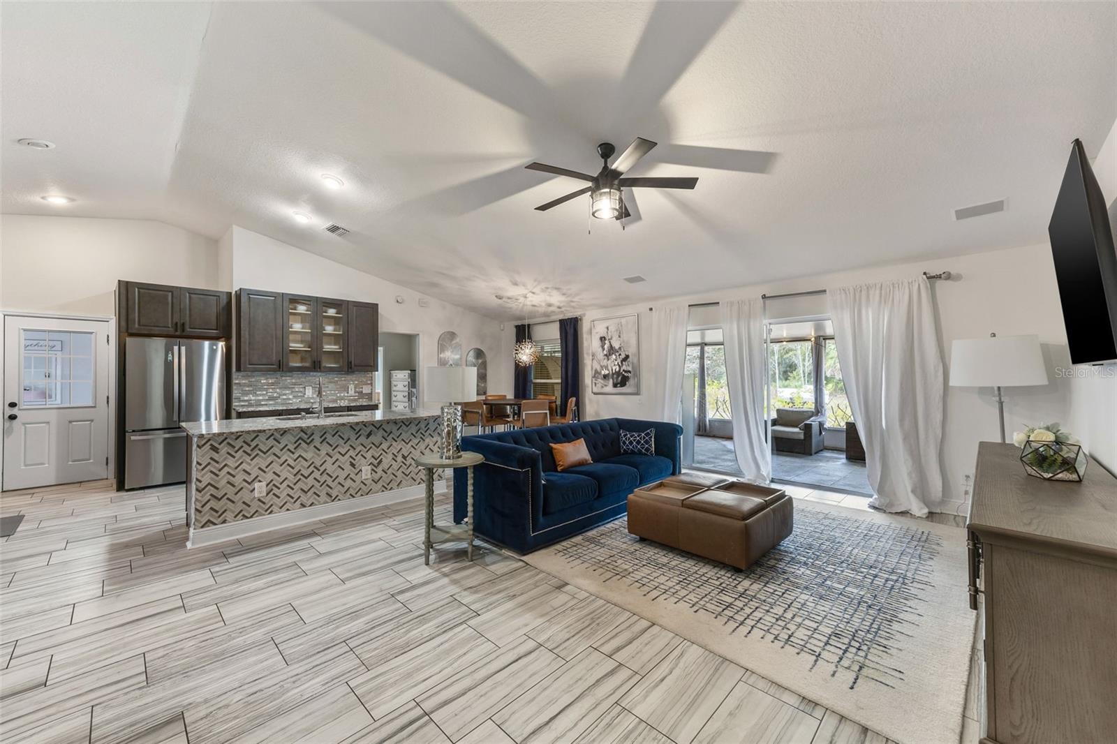 Image 24 of 52 For 12026 Colonial Estates Lane