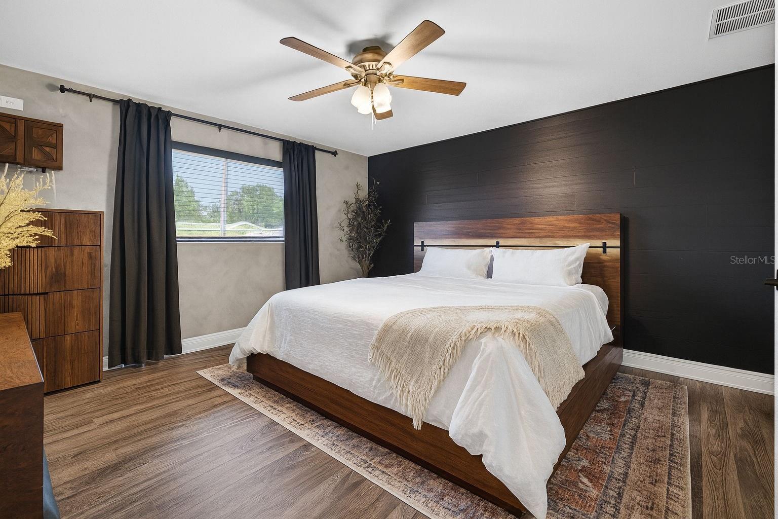 Listing photo id 11 for 2581 Bramblewood Drive W