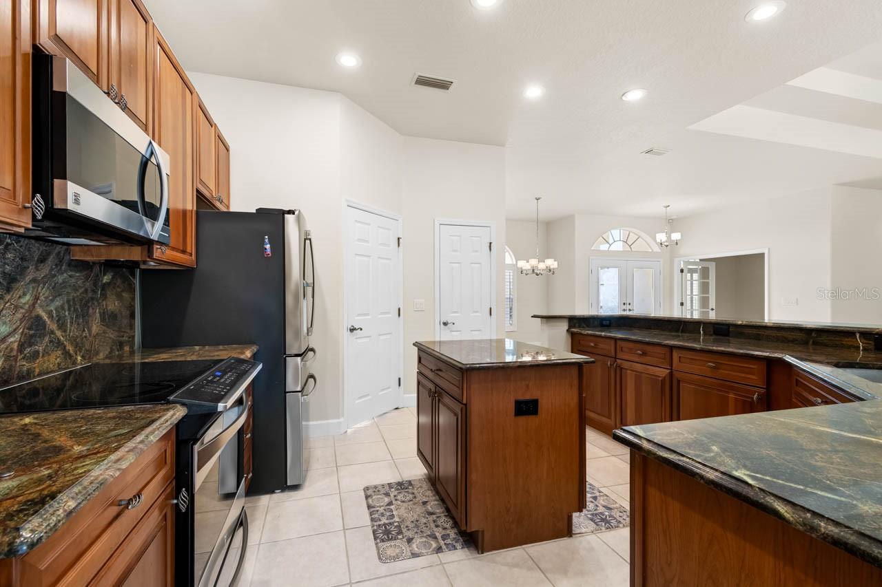 Image 13 of 40 For 3731 Gaviota Drive