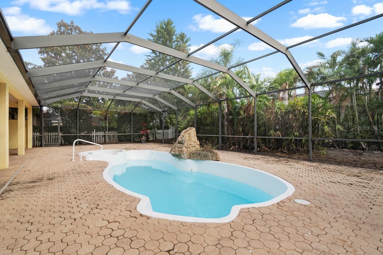 Image 31 of 40 For 3731 Gaviota Drive