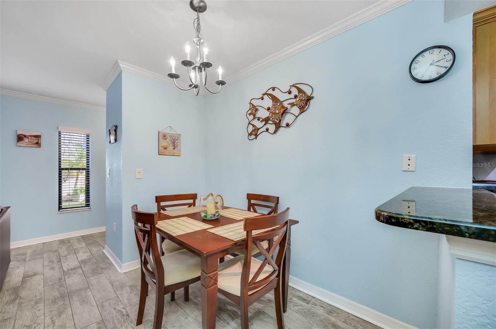 Image 19 of 56 For 708 Lyndhurst  104