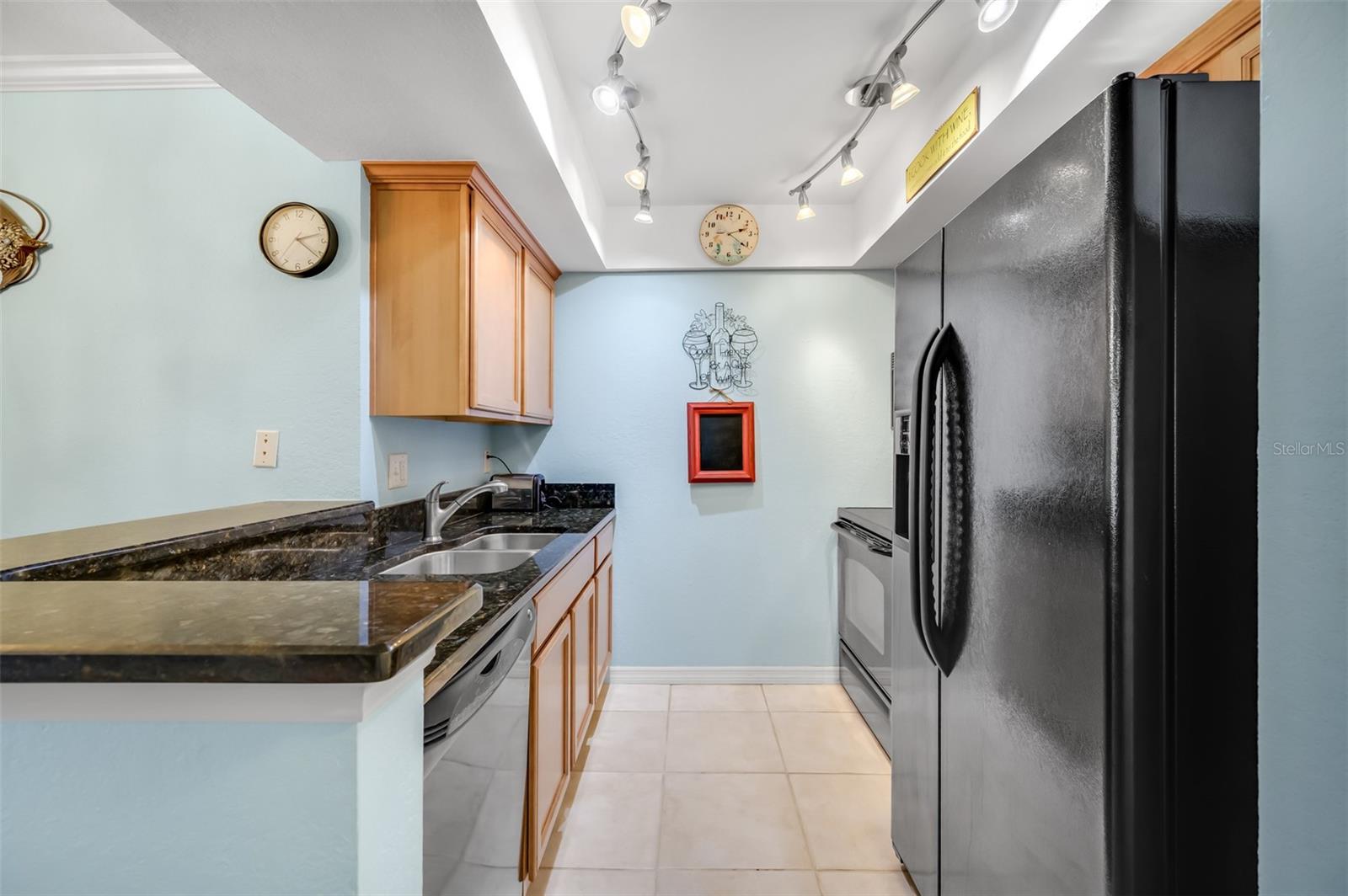 Image 21 of 56 For 708 Lyndhurst  104