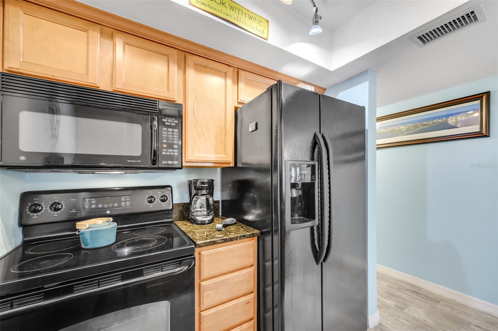 Image 25 of 56 For 708 Lyndhurst  104