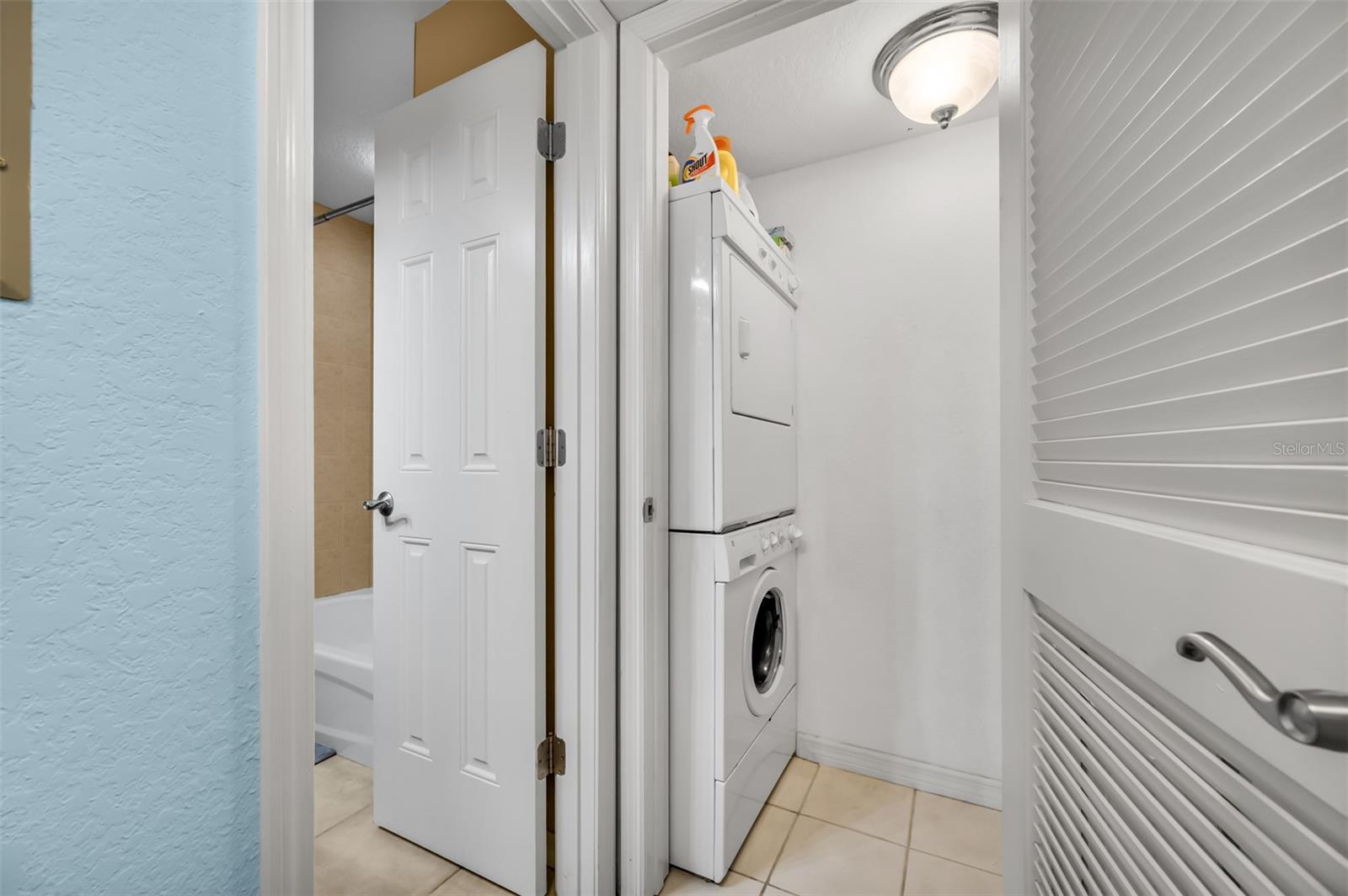 Image 26 of 56 For 708 Lyndhurst  104