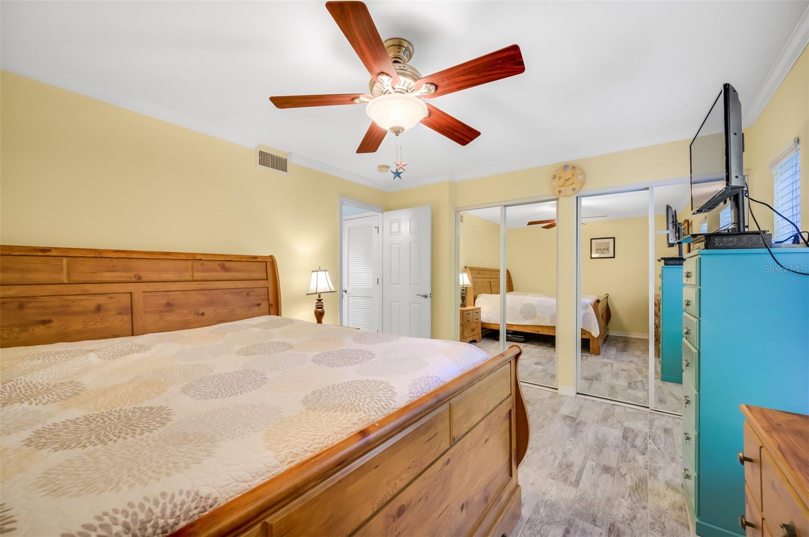 Image 33 of 56 For 708 Lyndhurst  104