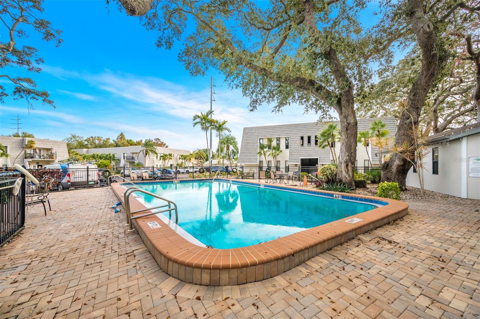 Image 37 of 56 For 708 Lyndhurst  104