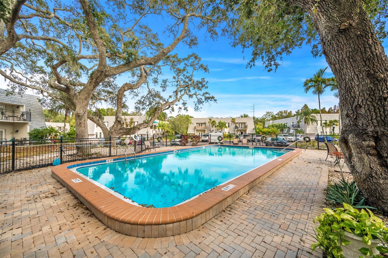 Image 38 of 56 For 708 Lyndhurst  104