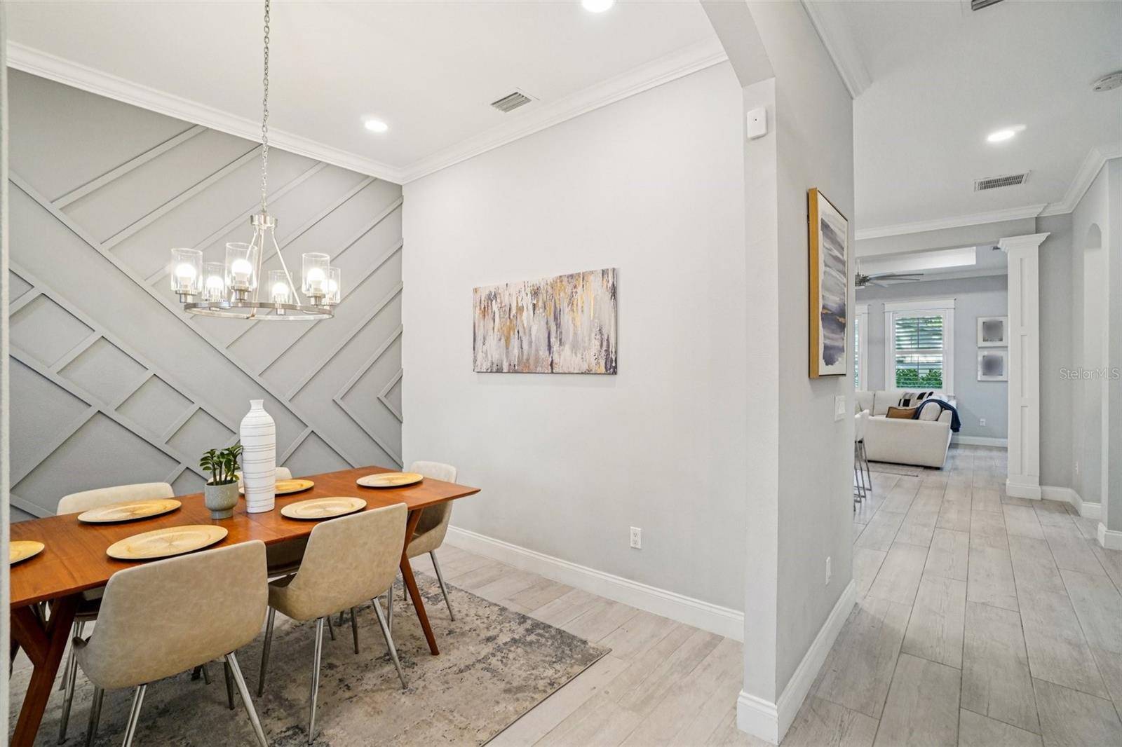 Listing photo id 10 for 3203 Fielder Street