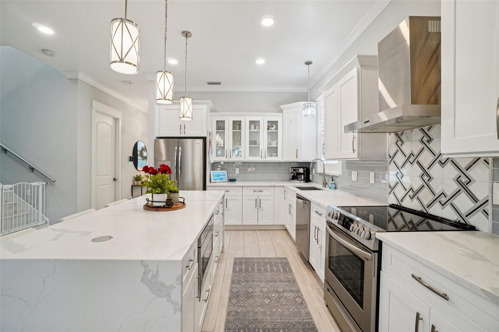 Listing photo id 16 for 3203 Fielder Street