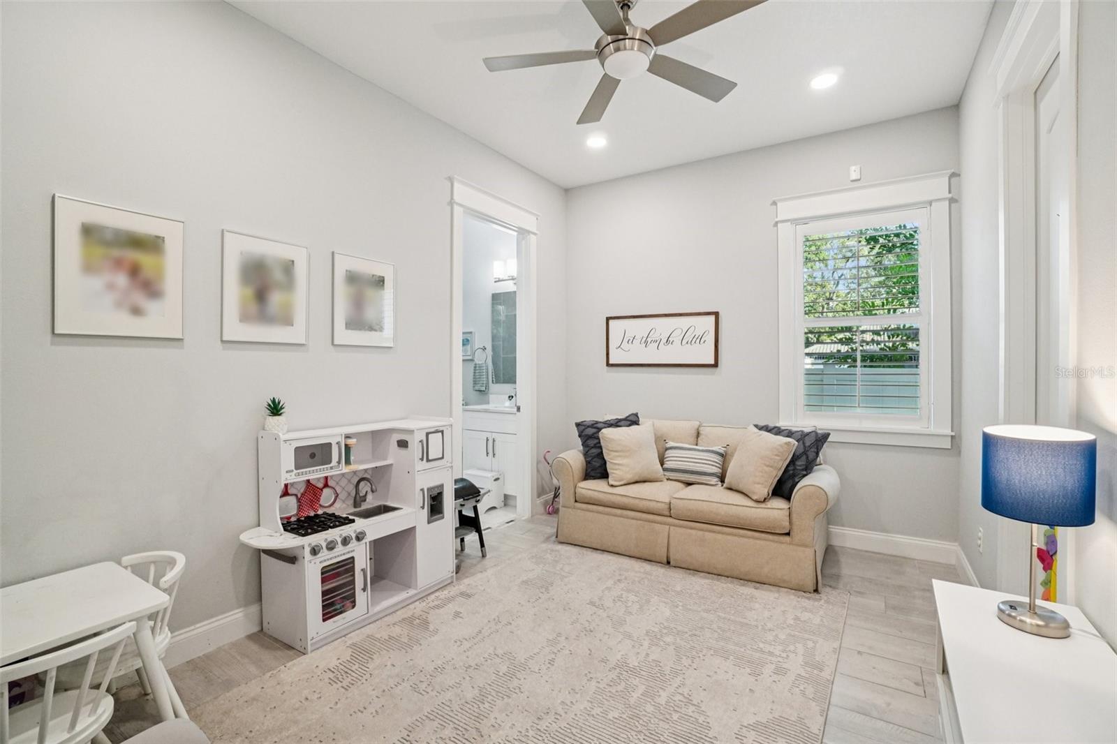 Listing photo id 19 for 3203 Fielder Street