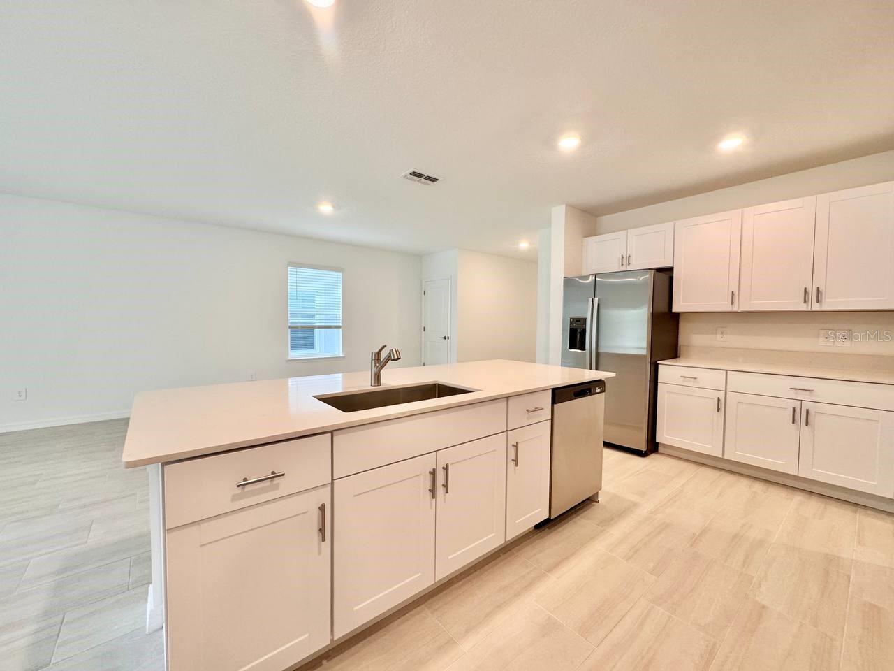 Image 12 of 46 For 17554 Pleasantview Blvd