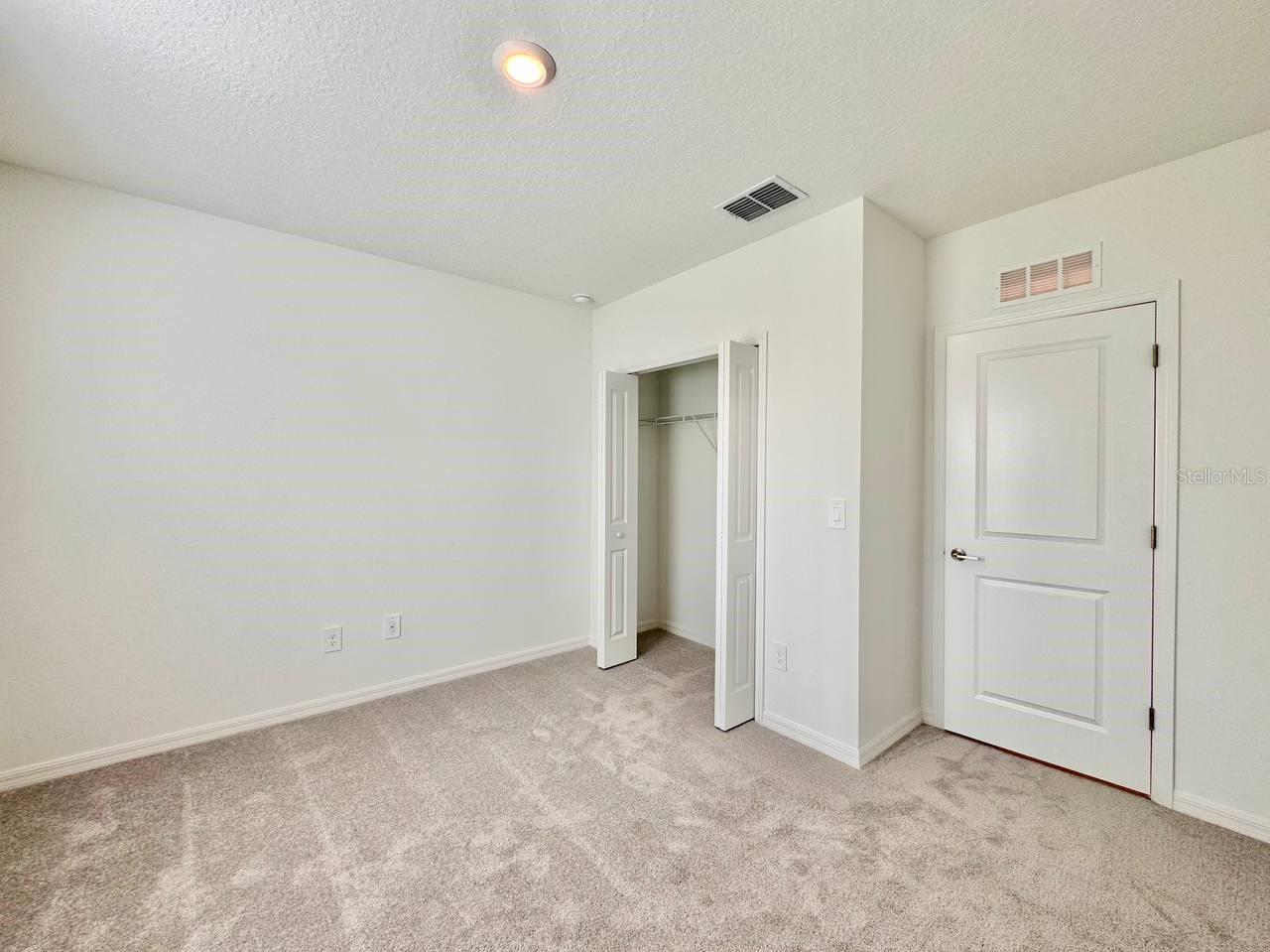 Image 15 of 46 For 17554 Pleasantview Blvd