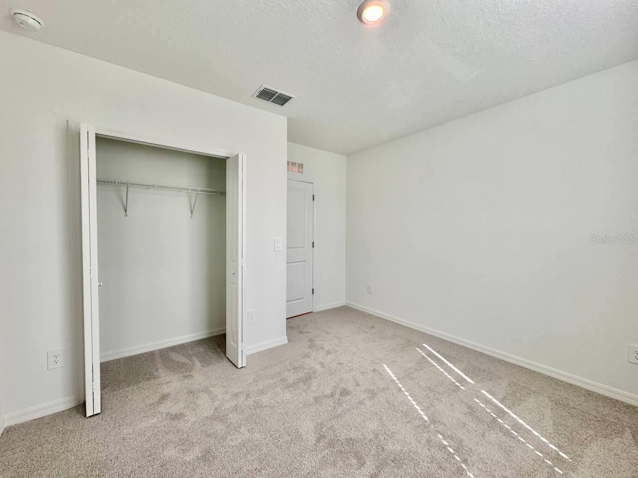 Image 16 of 46 For 17554 Pleasantview Blvd