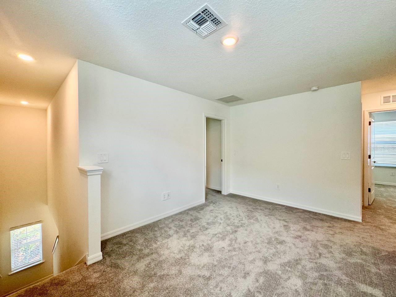 Image 18 of 46 For 17554 Pleasantview Blvd