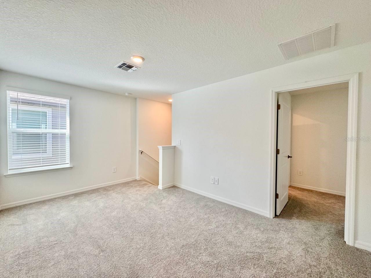 Image 19 of 46 For 17554 Pleasantview Blvd