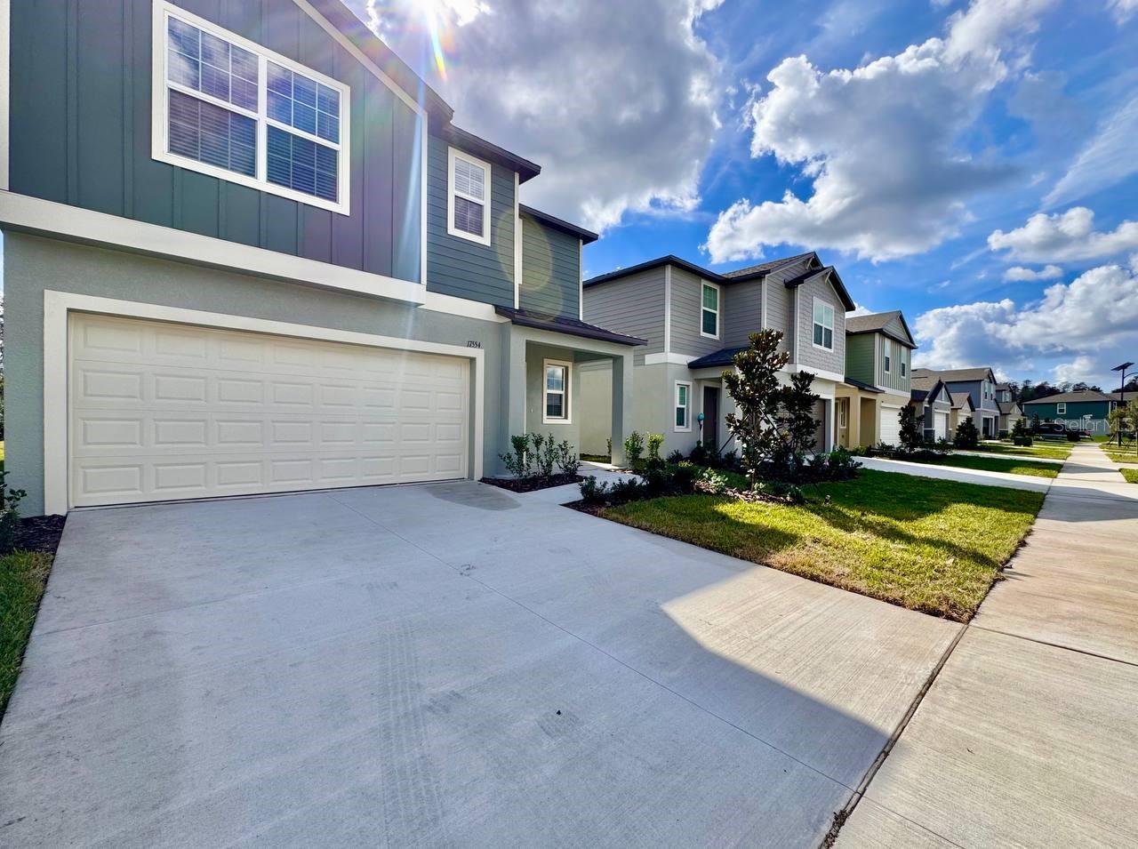 Image 2 of 46 For 17554 Pleasantview Blvd