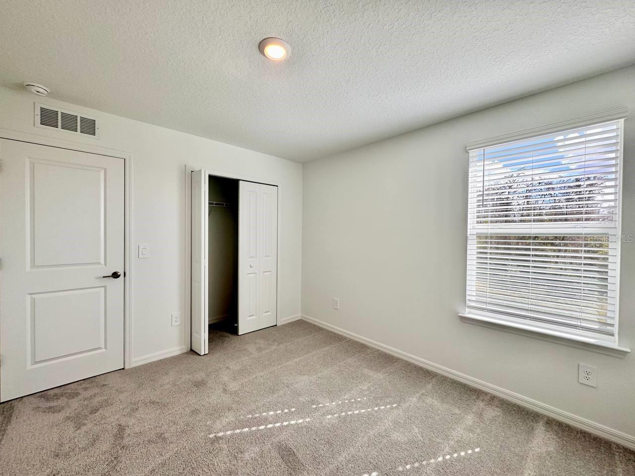 Image 22 of 46 For 17554 Pleasantview Blvd