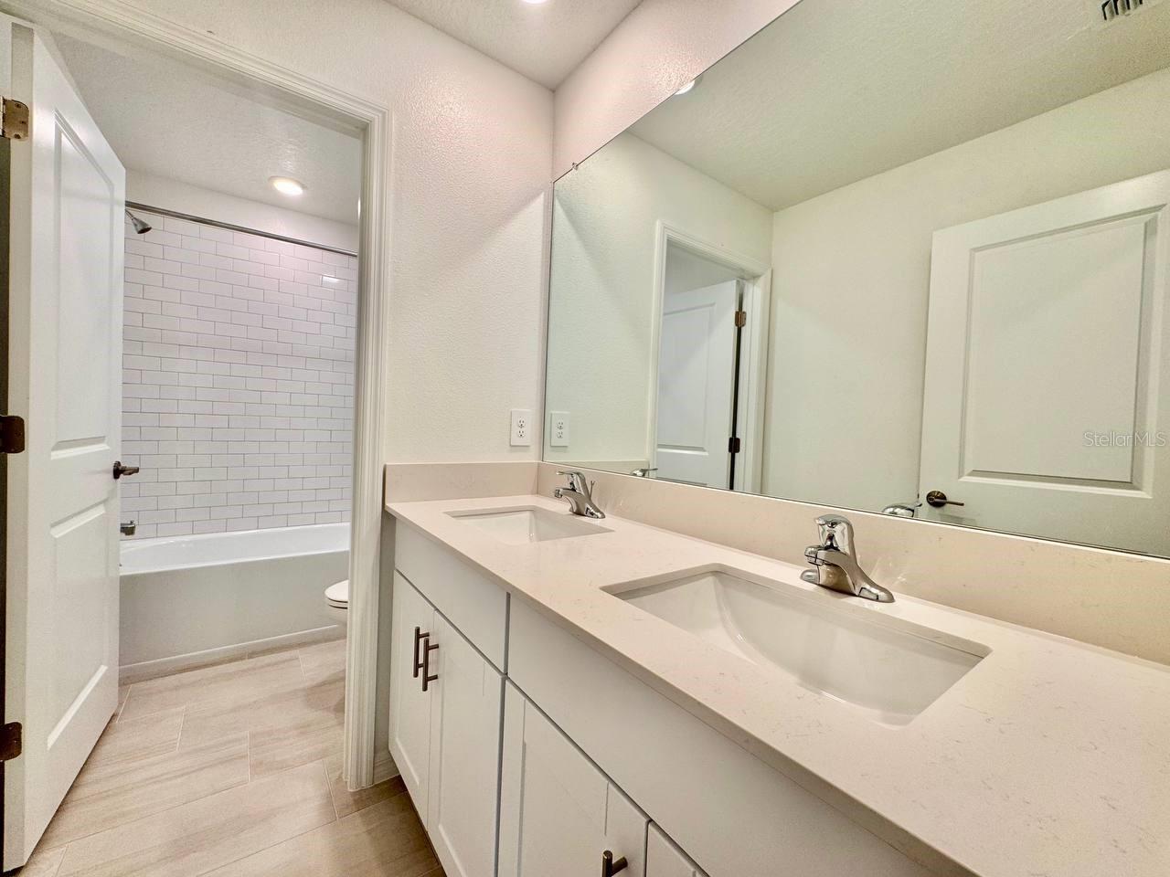 Image 23 of 46 For 17554 Pleasantview Blvd