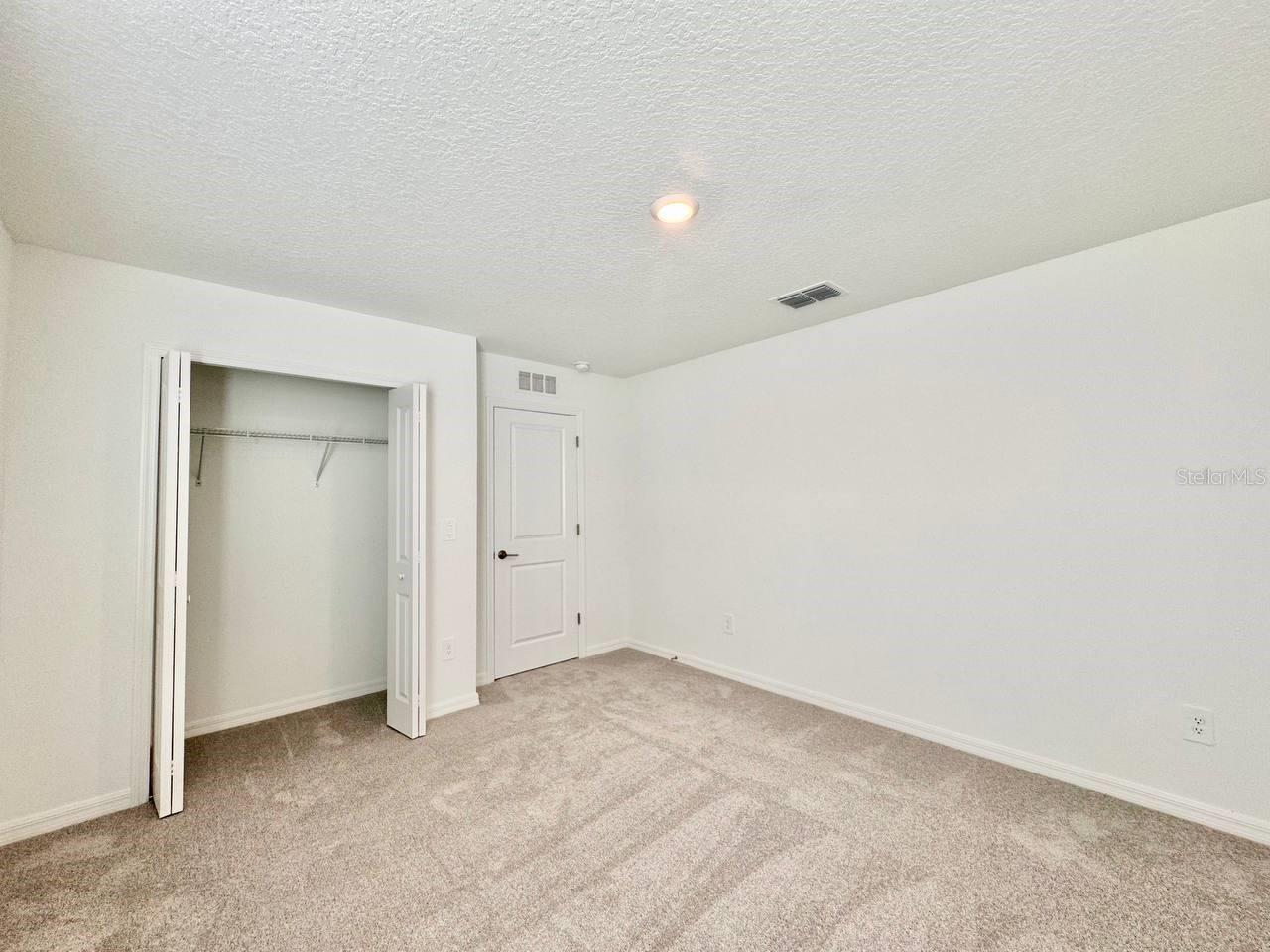 Image 26 of 46 For 17554 Pleasantview Blvd