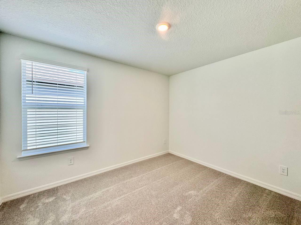 Image 29 of 46 For 17554 Pleasantview Blvd