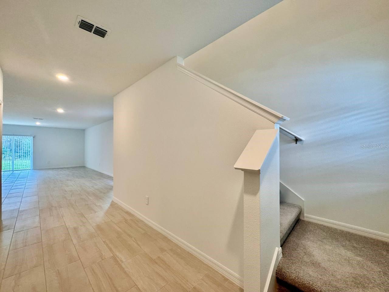 Image 4 of 46 For 17554 Pleasantview Blvd