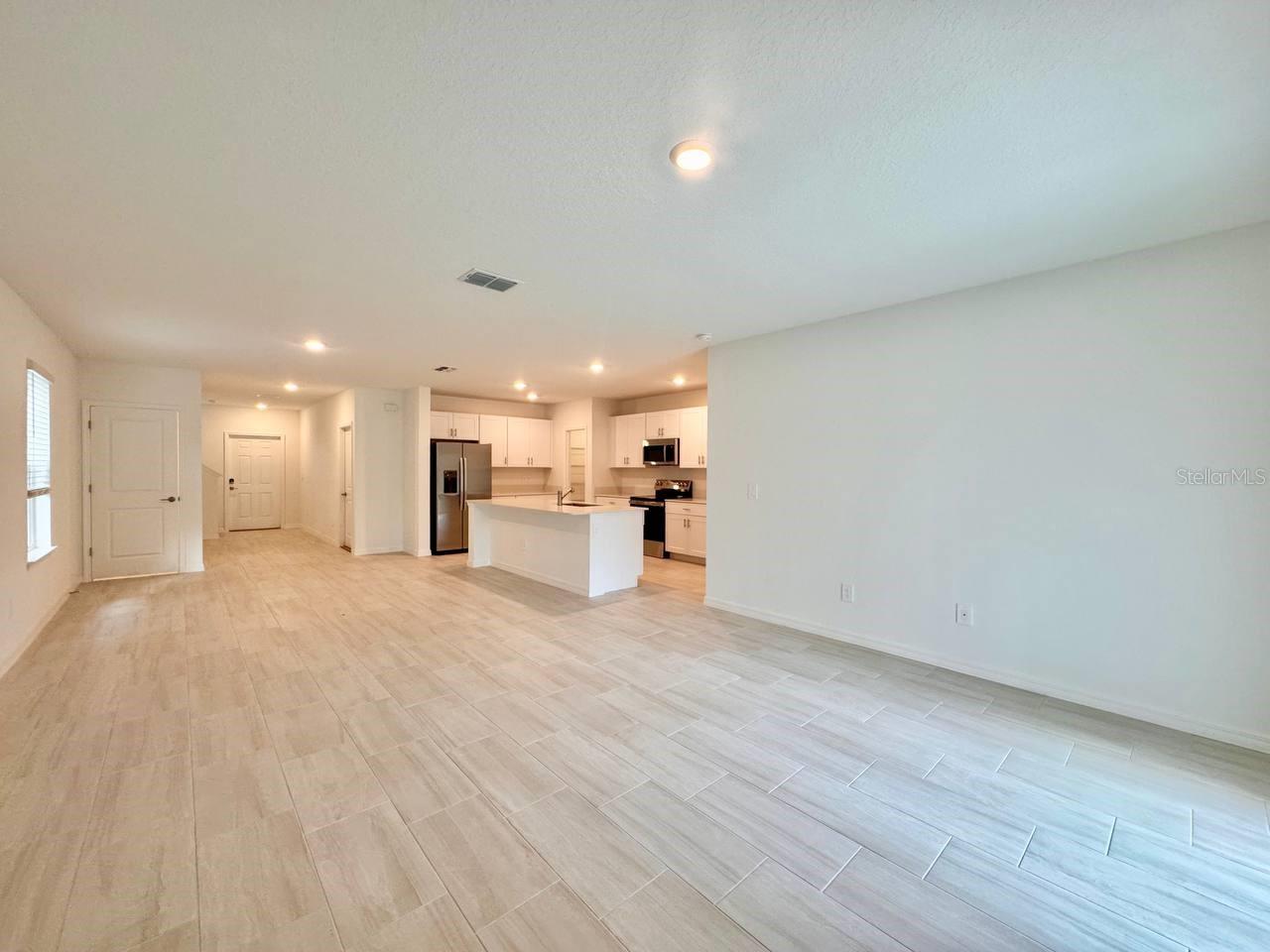 Image 6 of 46 For 17554 Pleasantview Blvd