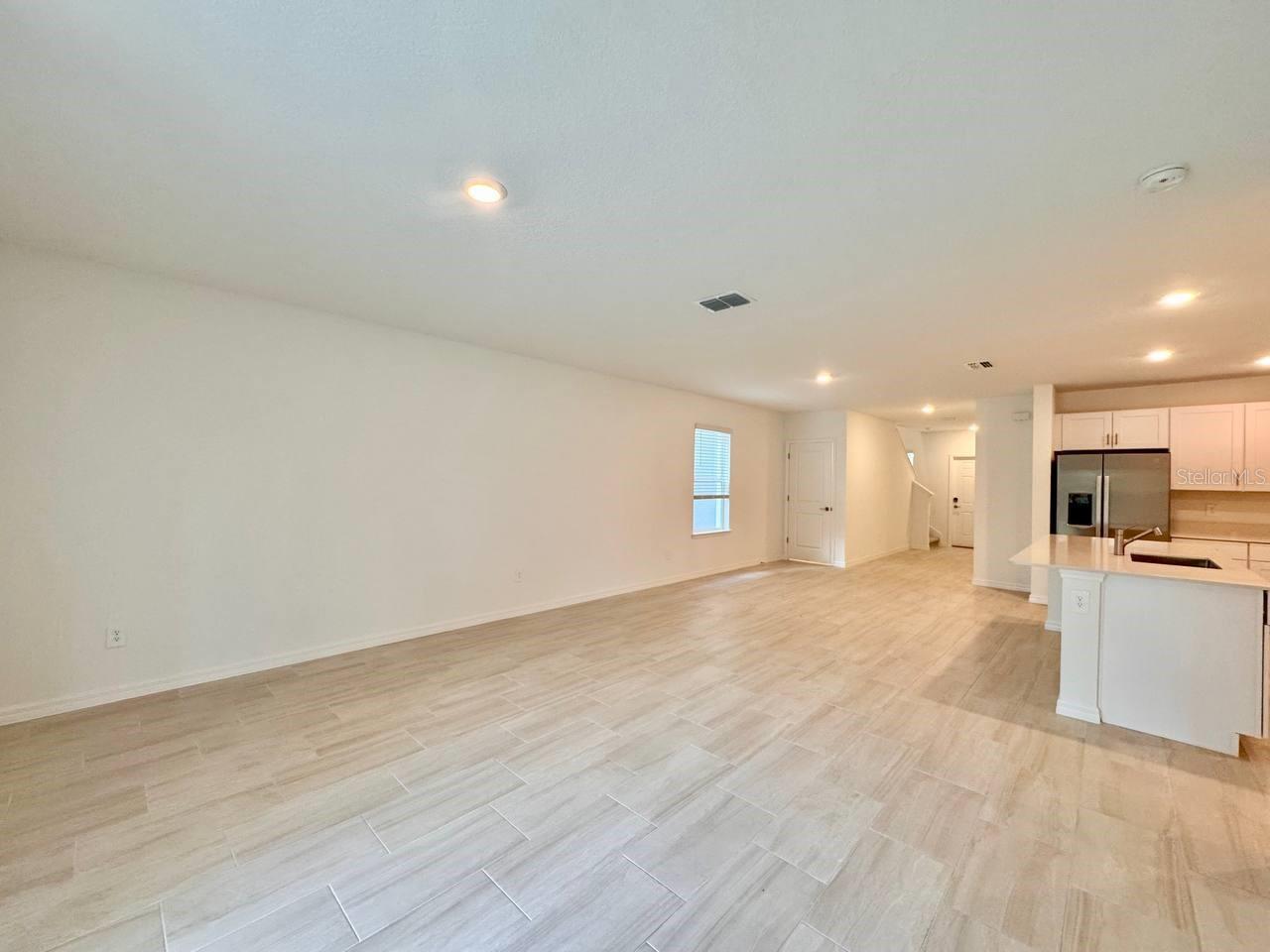 Image 7 of 46 For 17554 Pleasantview Blvd