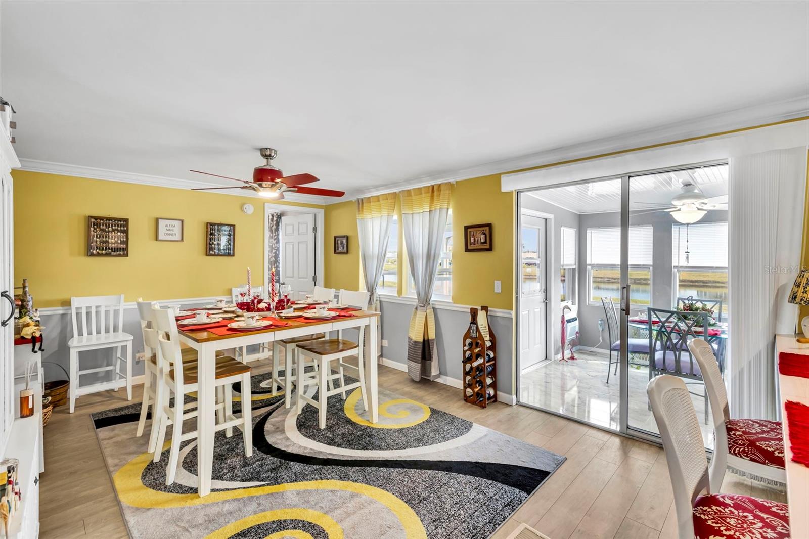 Image 11 of 100 For 400 Vivar  