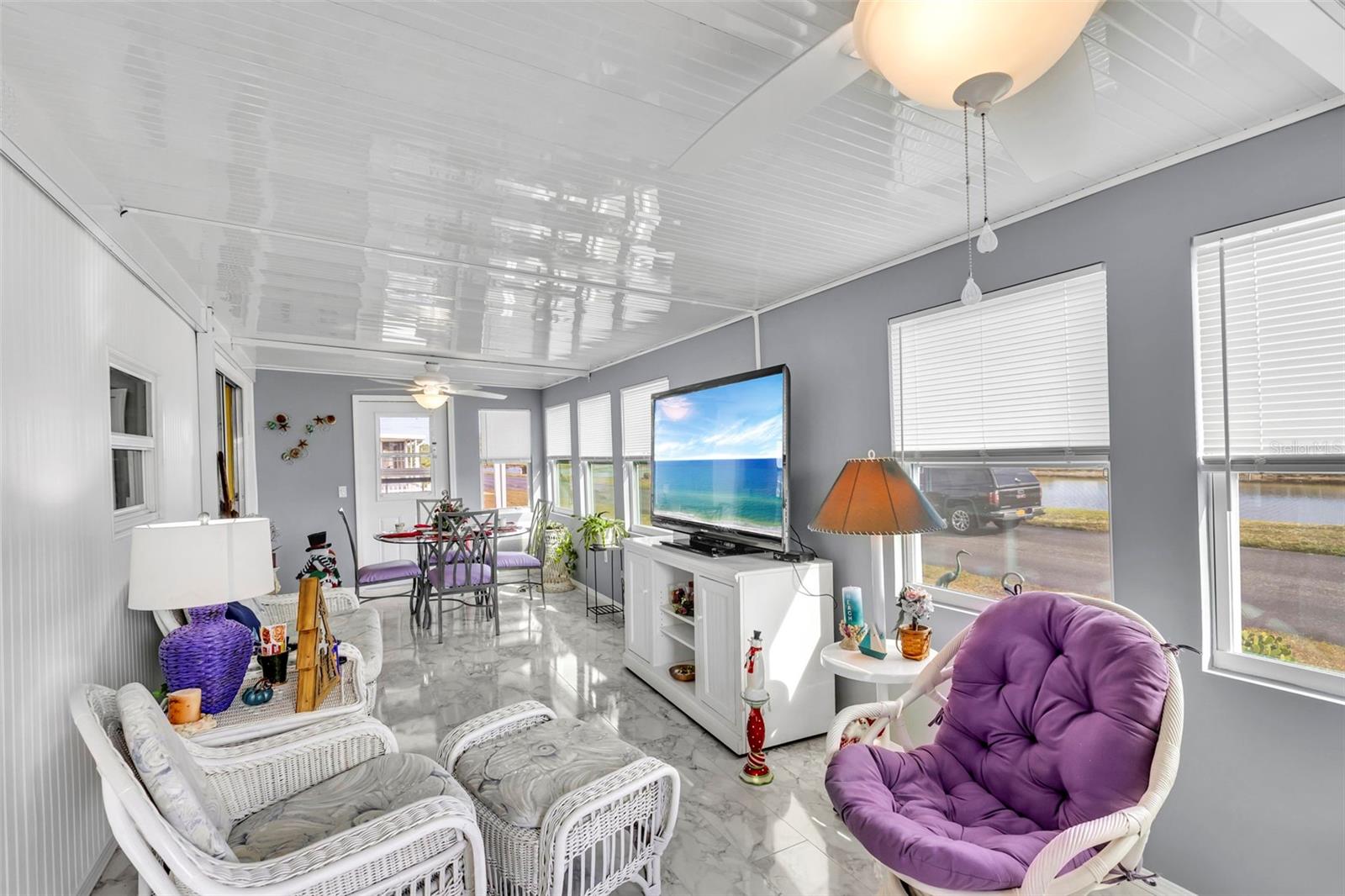 Image 15 of 100 For 400 Vivar  