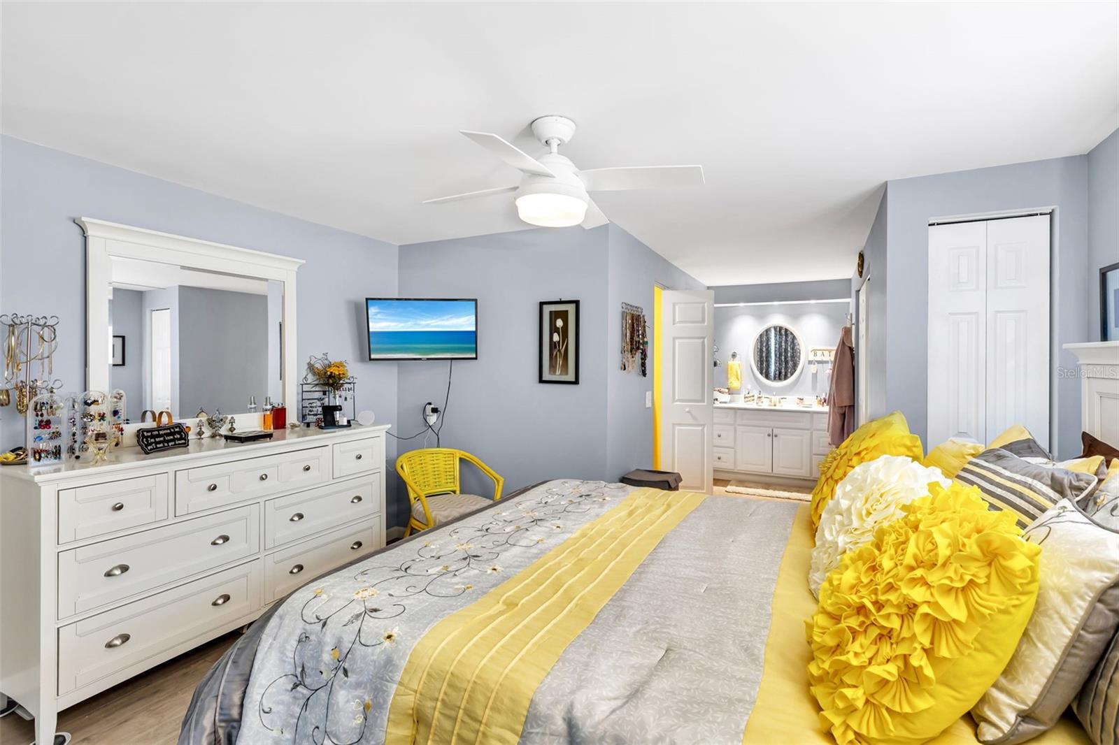 Image 17 of 100 For 400 Vivar  