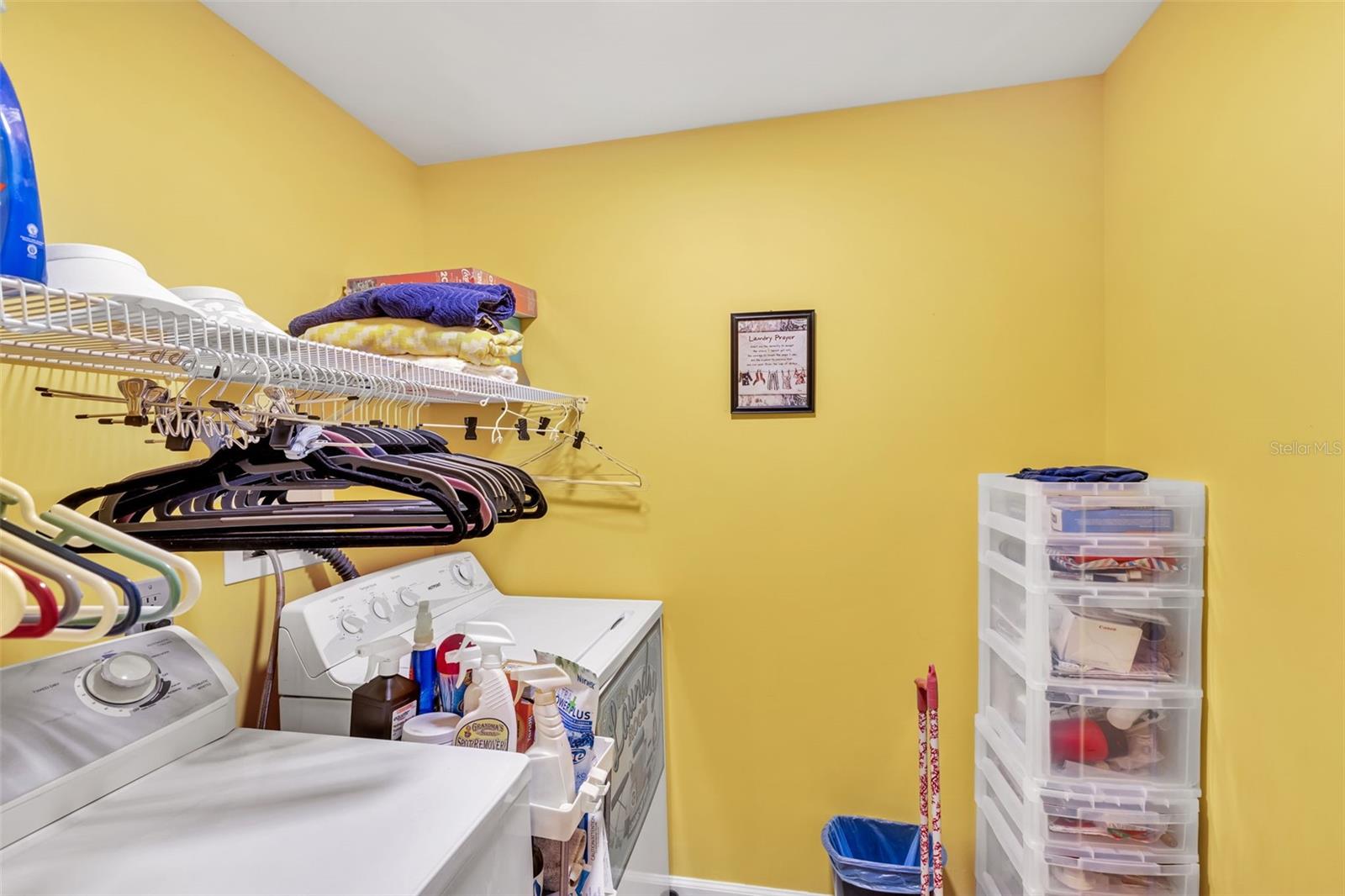 Image 22 of 100 For 400 Vivar  